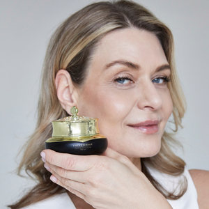 Liftingový krém pre vyhladenie vrások a spevnenie kontúr tváre