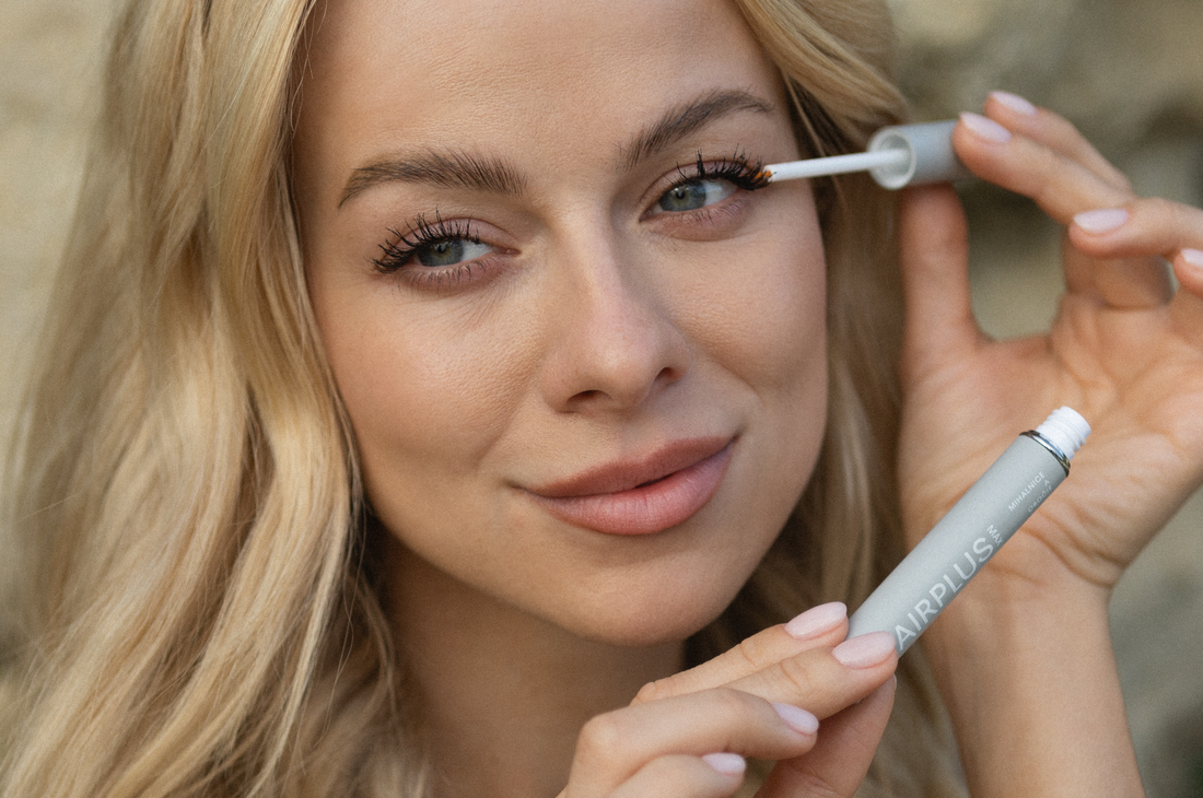 Čo pomáha na rast obočia? Výživa, starostlivosť a sérum