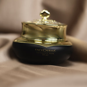 Liftingový krém pre vyhladenie vrások a spevnenie kontúr tváre