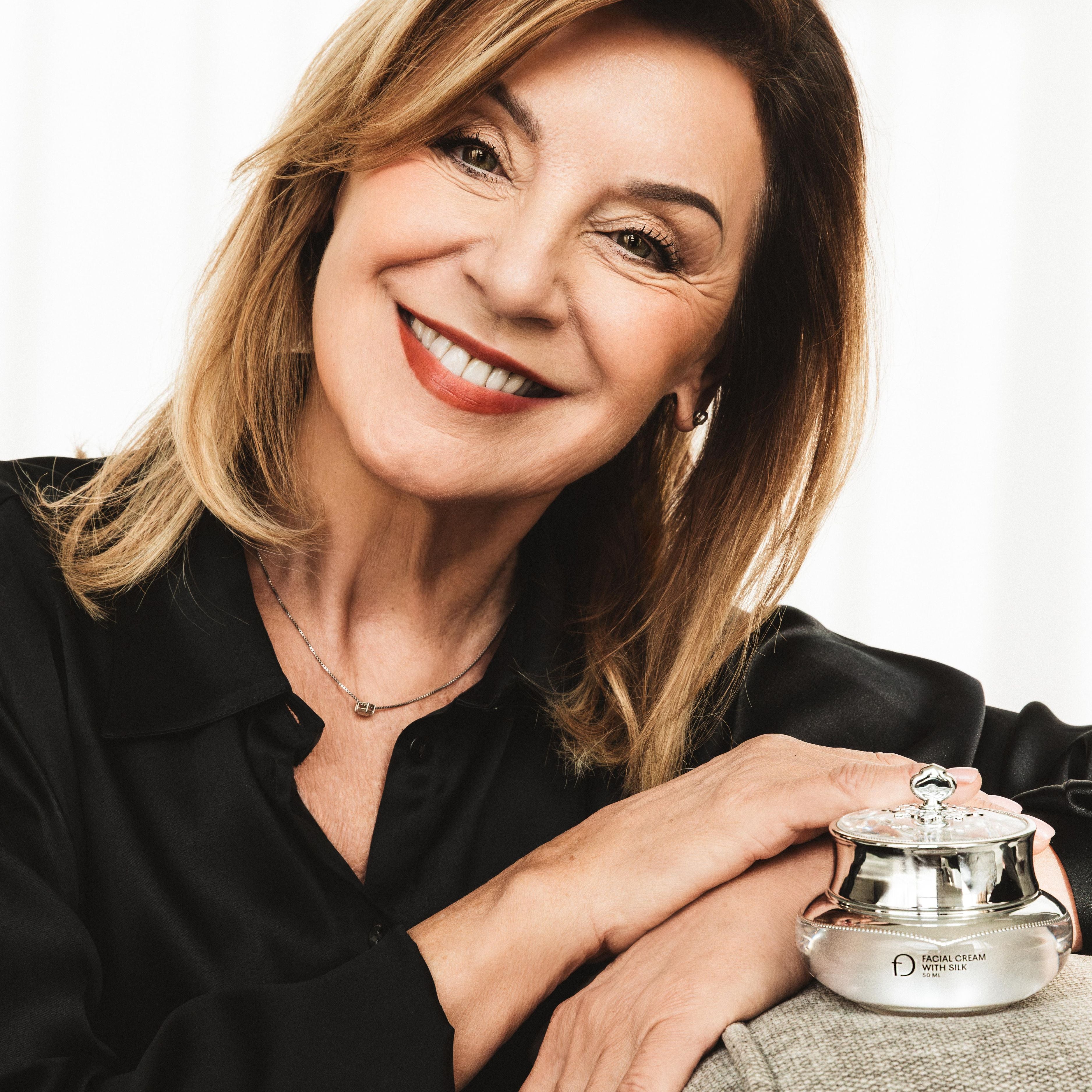 Pleťový krém s hodvábom a kmeňovými bunkami z kostihoja lekárskeho