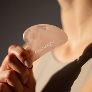 GUA SHA masážny kameň na tvár