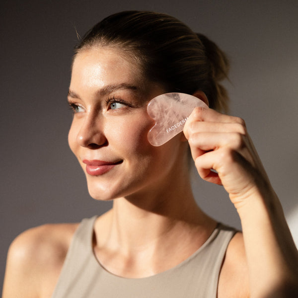 GUA SHA masážny kameň na tvár